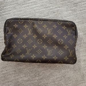 Louis Vuitton Trousse Toilette 28